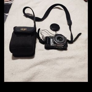 Pre-owned Sony Cyber-shot DSC-H3 8.1 MP Digital Camera. Guc Tested. OBO